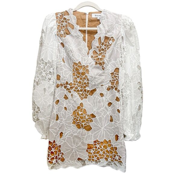 Elliatt Lotusland Embroidered Lace Mini Dress in White Size M - Picture 9 of 13